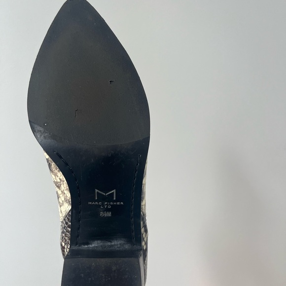 Marc Fisher Chelsea Snake Skin Boot.size 8.50 M - Picture 4 of 7